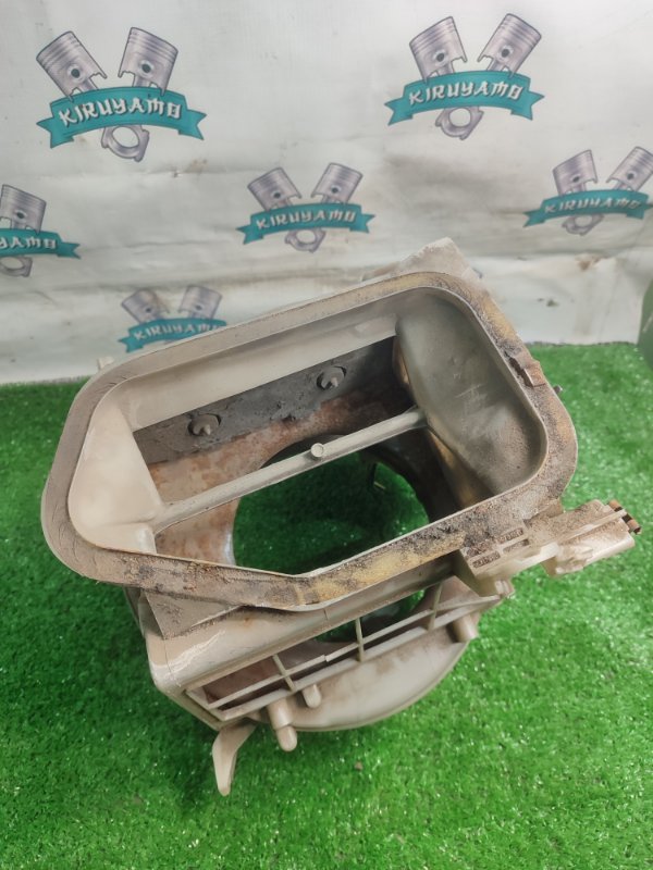 Корпус моторчика отопителя Toyota Carina 1989 st170