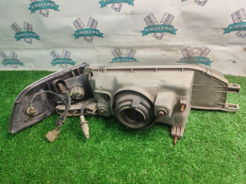 Фара Toyota Carina 1989 st170