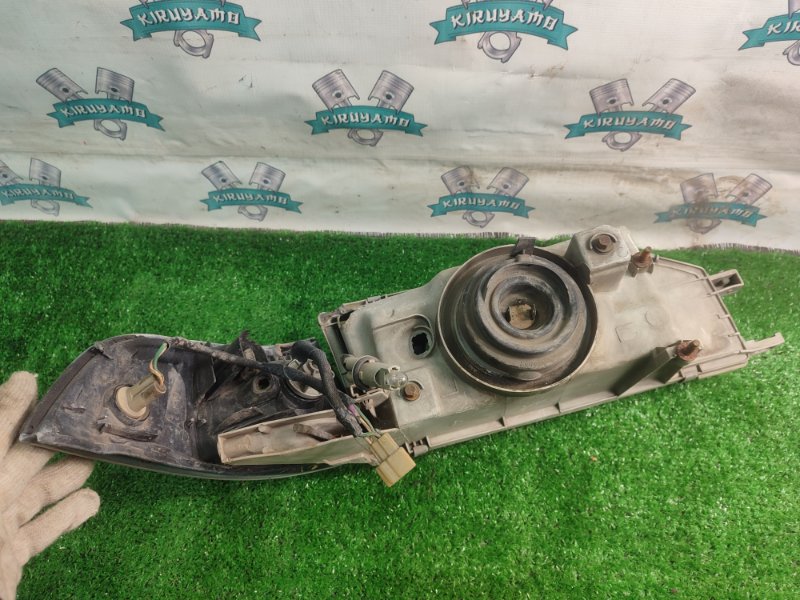 Фара Toyota Carina 1989 st170