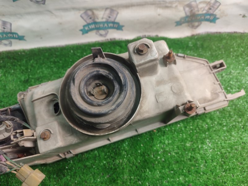 Фара Toyota Carina 1989 st170