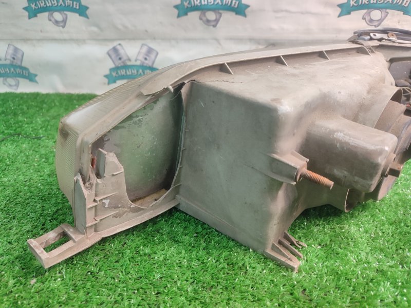 Фара Toyota Carina 1989 st170