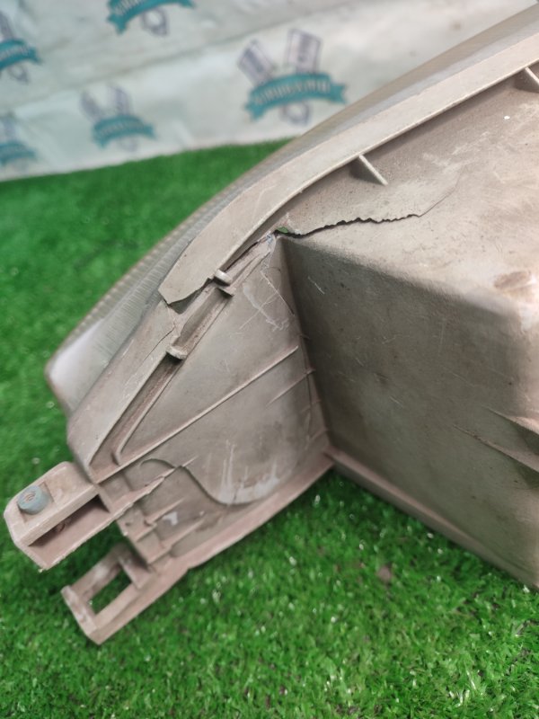 Фара Toyota Carina 1989 st170