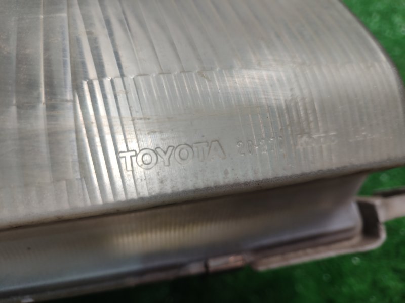 Фара Toyota Carina 1989 st170