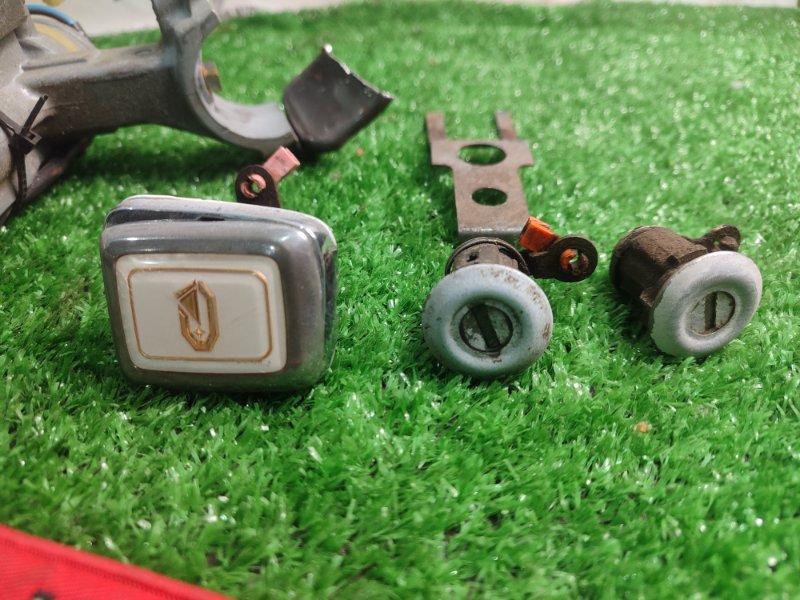 Замок зажигания Toyota Carina 1989 st170