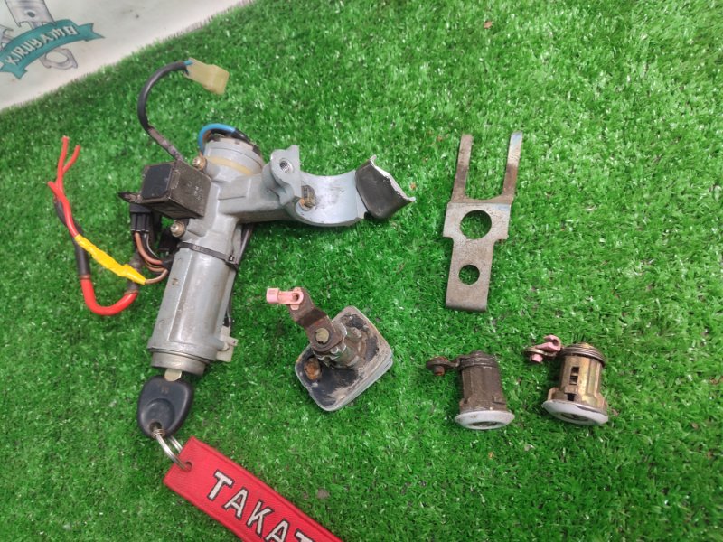 Замок зажигания Toyota Carina 1989 st170