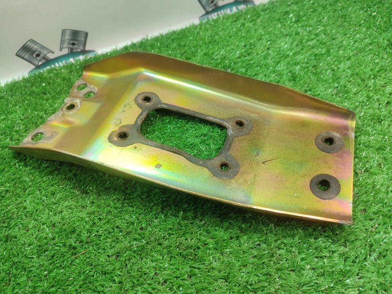 КРОНШТЕЙН Toyota Carina 1989 st170