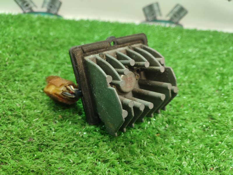 Реостат печки Toyota Carina 1989 st170