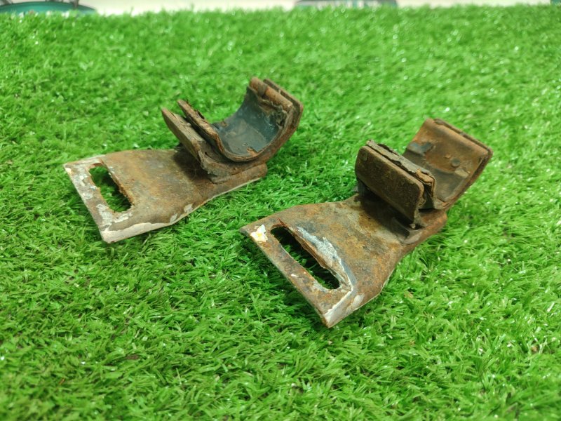 КРОНШТЕЙН Toyota Carina 1989 st170