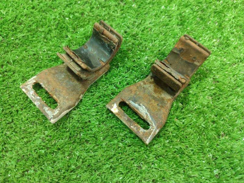 КРОНШТЕЙН Toyota Carina 1989 st170