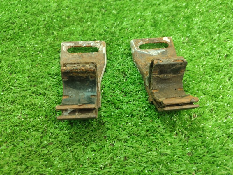 КРОНШТЕЙН Toyota Carina 1989 st170