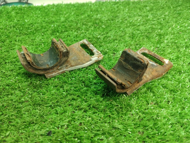 КРОНШТЕЙН Toyota Carina 1989 st170