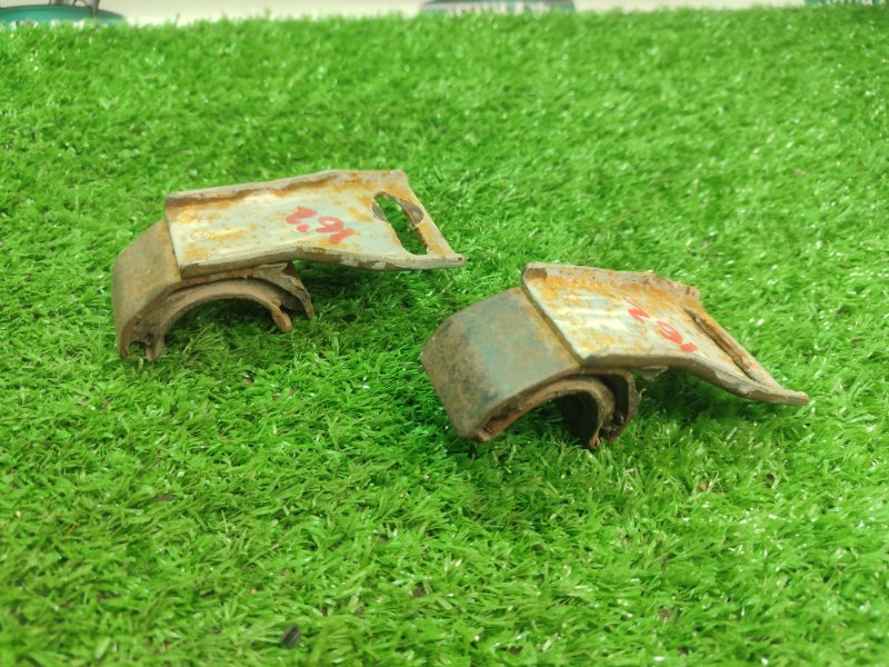 КРОНШТЕЙН Toyota Carina 1989 st170