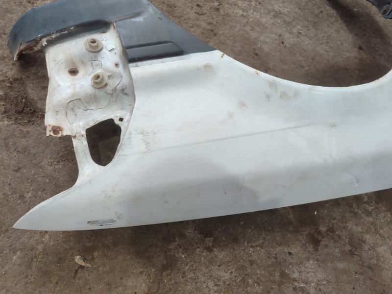 Крыло Toyota Carina 1989 st170