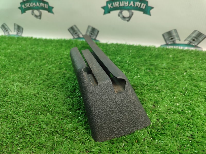 Заглушка крепления сиденья Volkswagen Touareg