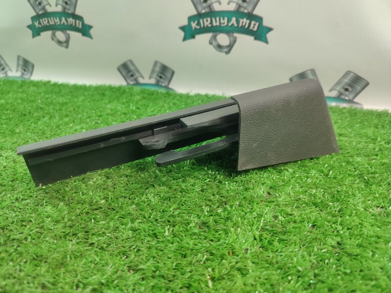 Заглушка крепления сиденья Volkswagen Touareg