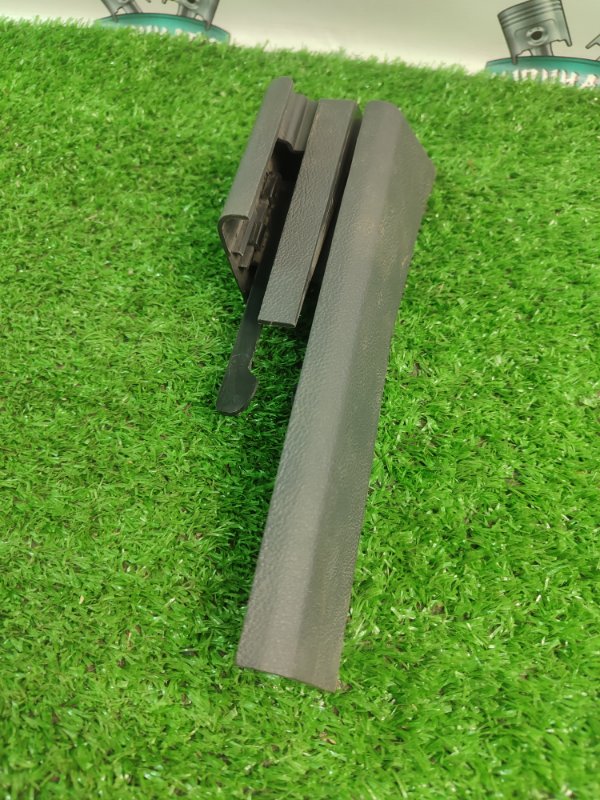 Заглушка крепления сиденья Volkswagen Touareg