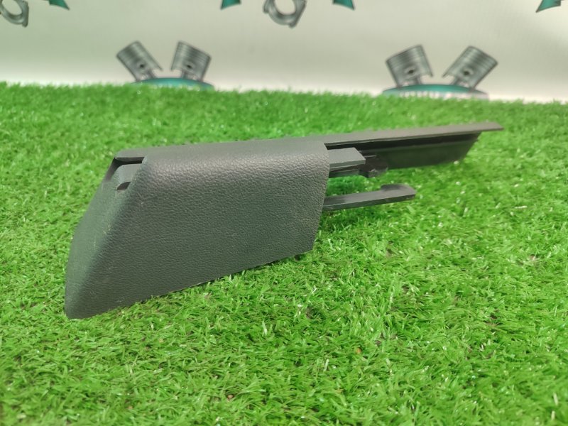 Заглушка крепления сиденья Volkswagen Touareg