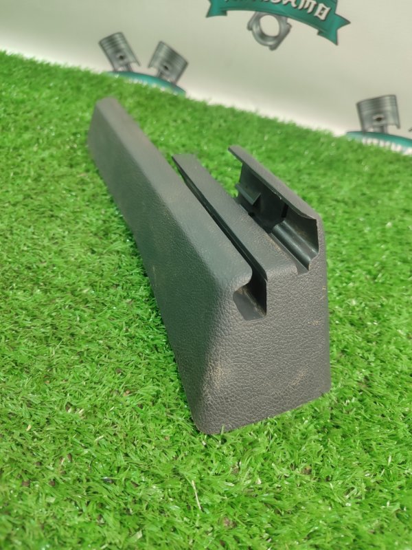 Заглушка крепления сиденья Volkswagen Touareg