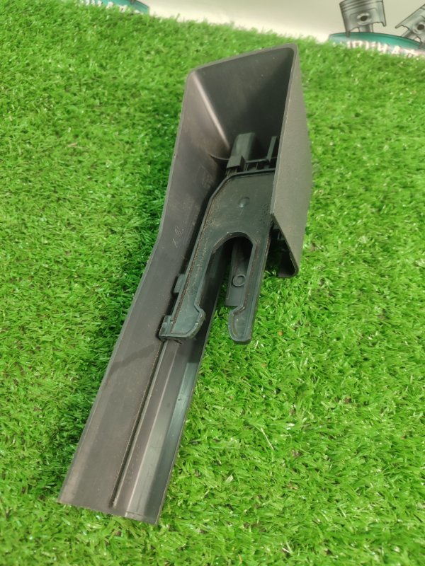 Заглушка крепления сиденья Volkswagen Touareg