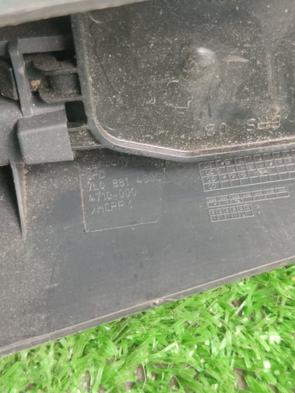 Заглушка крепления сиденья Volkswagen Touareg