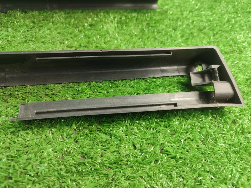 Заглушка крепления сиденья Volkswagen Touareg