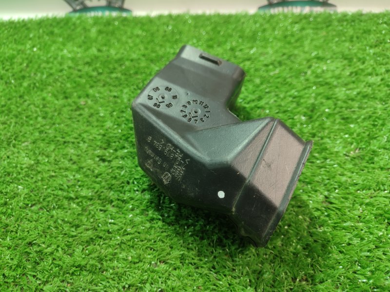 Воздуховод салона Volkswagen Touareg