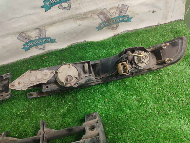 Фара противотуманная Toyota Carina 1989 st170