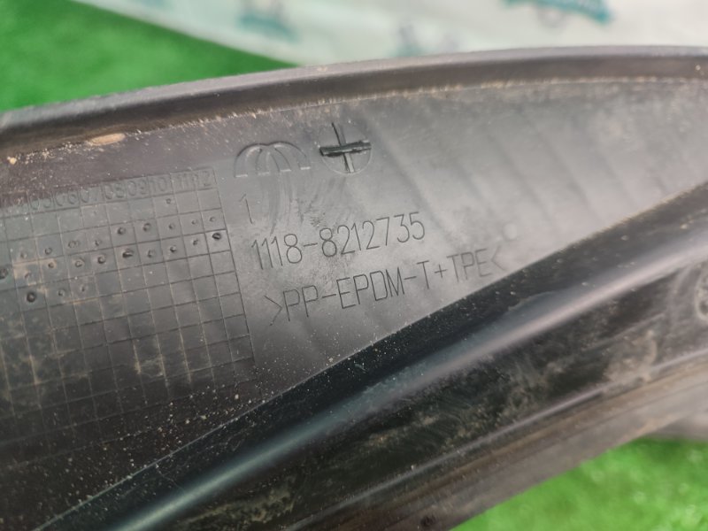 Решетка, жабо под дворники лада калина 2007 11193