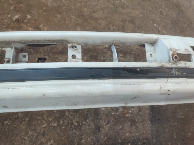 Бампер Toyota Carina 1989 st170