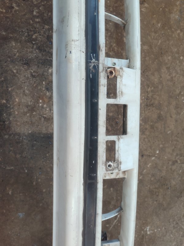 Бампер Toyota Carina 1989 st170