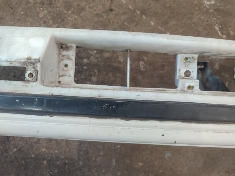 Бампер Toyota Carina 1989 st170