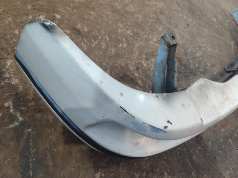 Бампер Toyota Carina 1989 st170