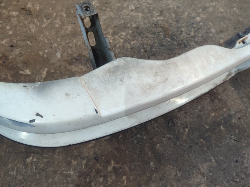 Бампер Toyota Carina 1989 st170