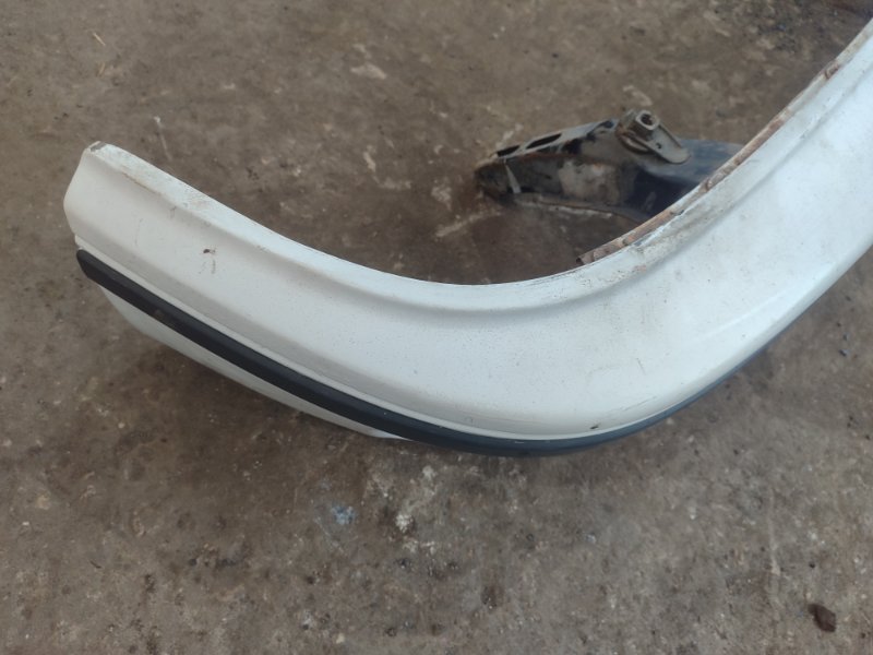 Бампер Toyota Carina 1989 st170