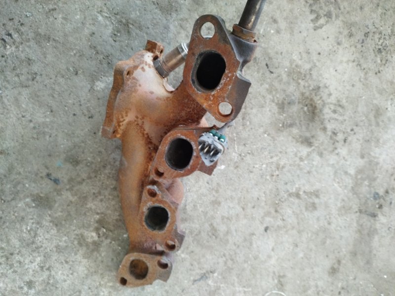 Выпускной коллектор Nissan Bluebird 1998 U14