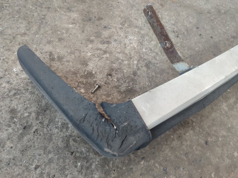 Бампер лада 2105 21053