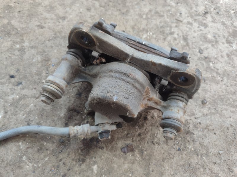 Суппорт тормозной Toyota Carina 1989 st170