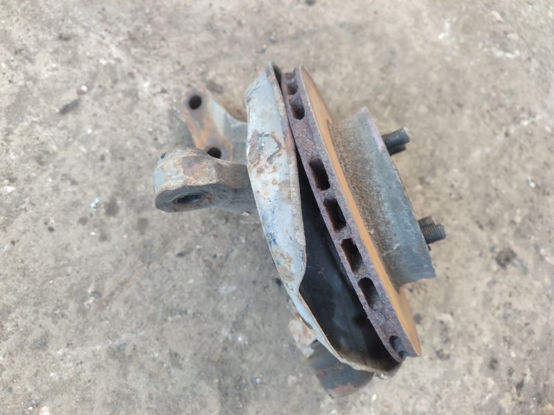 Кулак поворотный Toyota Carina 1989 st170