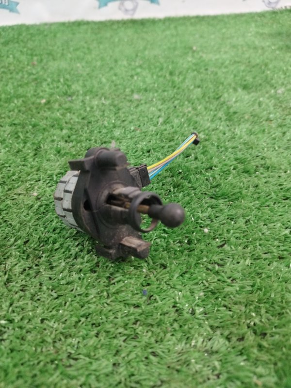 Фара ксеноновая BMW X3 2007 E83