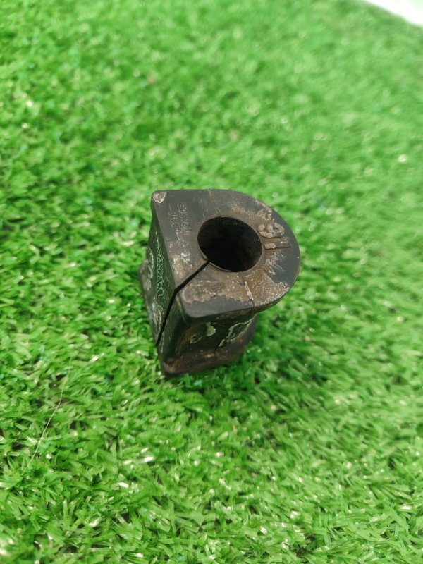 Втулка стабилизатора Toyota Carina 1989 st170