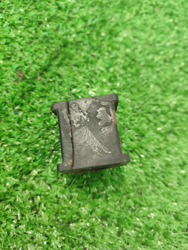 Втулка стабилизатора Toyota Carina 1989 st170