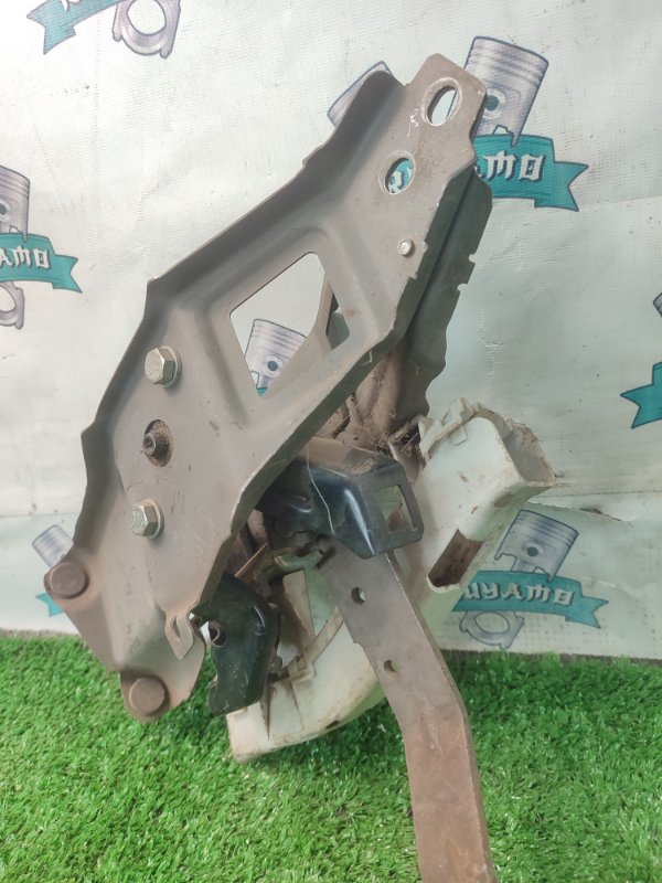 Педаль тормоза Opel Vectra B