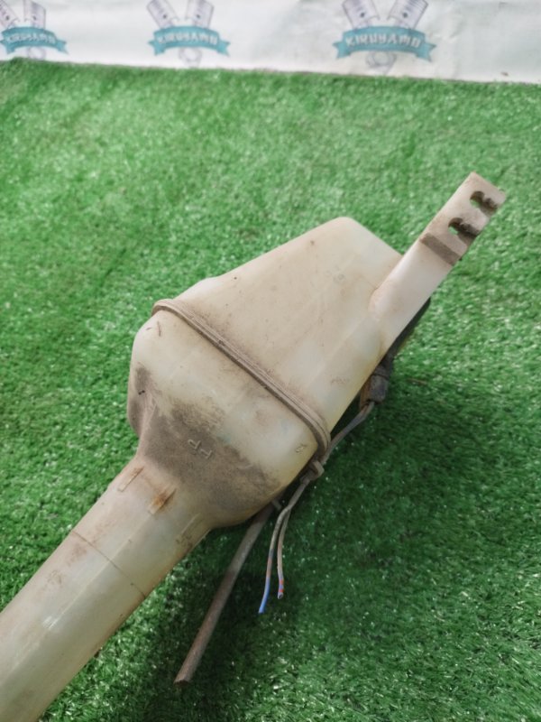 Бачок стеклоомывателя Toyota Carina 1989 st170