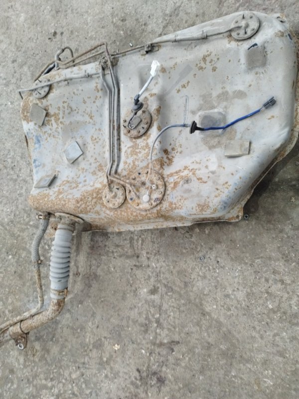 Бак топливный Toyota Carina 1989 st170