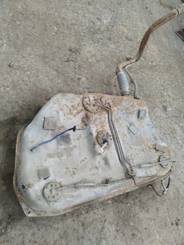 Бак топливный Toyota Carina 1989 st170