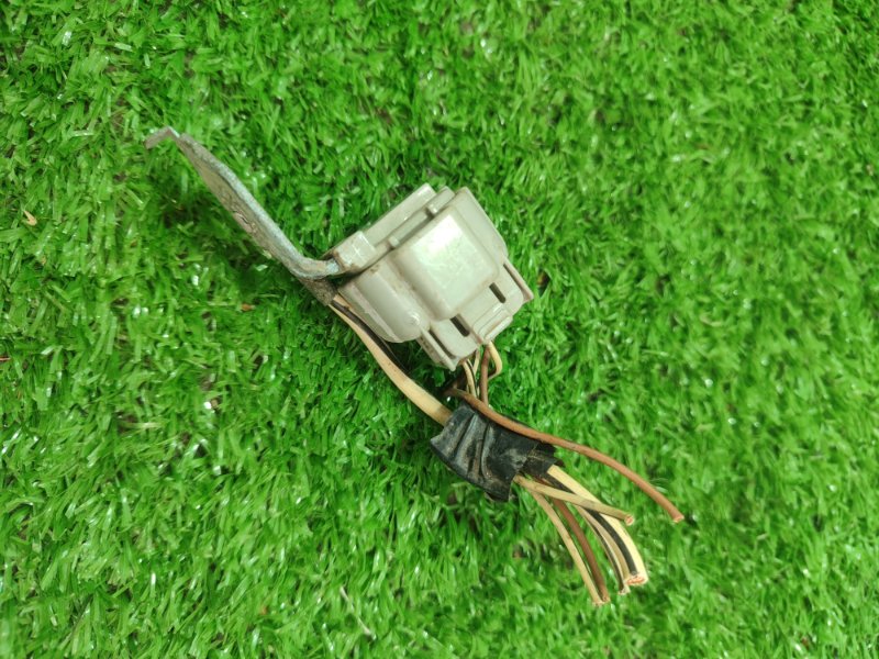 Клемма аккумулятора Toyota Verso 2009 ZGR21L-GRXEPW