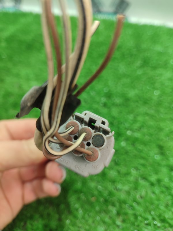 Клемма аккумулятора Toyota Verso 2009 ZGR21L-GRXEPW