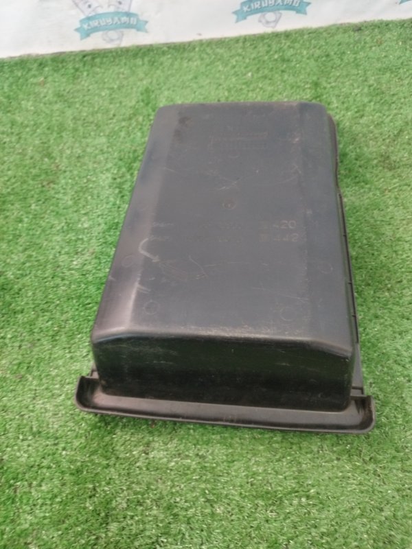 Бардачок между сиденьями Toyota Carina 1989 st170