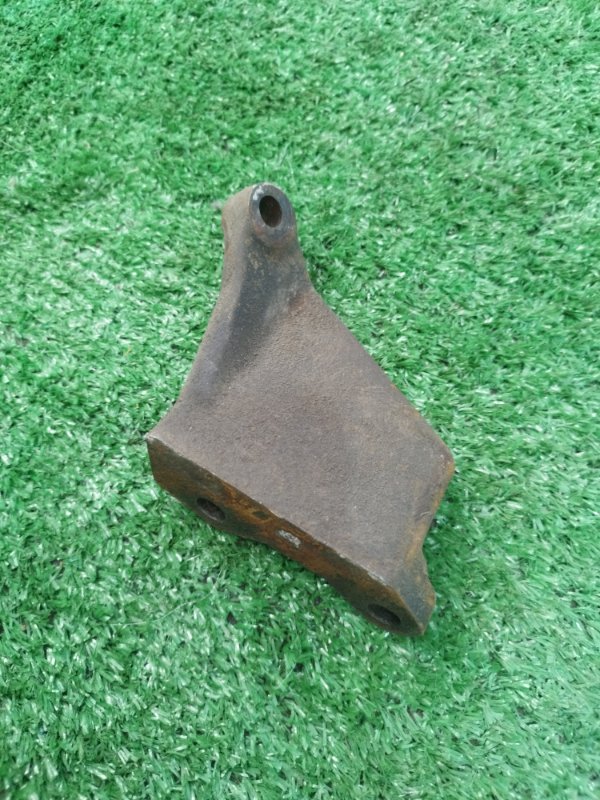 Кронштейн коробки передач Toyota Carina 1989 st170