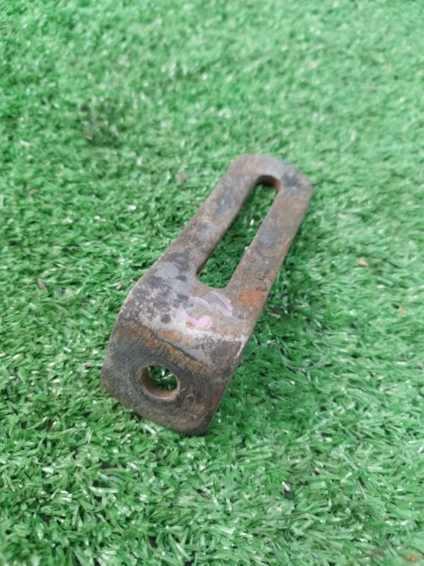 Кронштейн генератора лада 2106 1997 2106